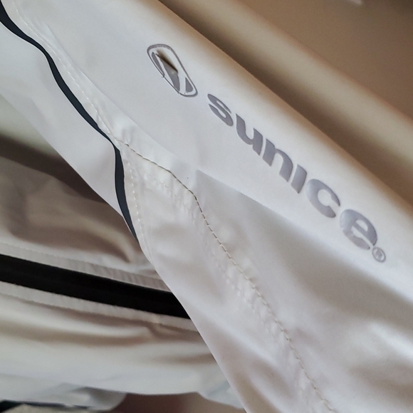 Sunice tornado wind breaker. - Picture 2 of 7